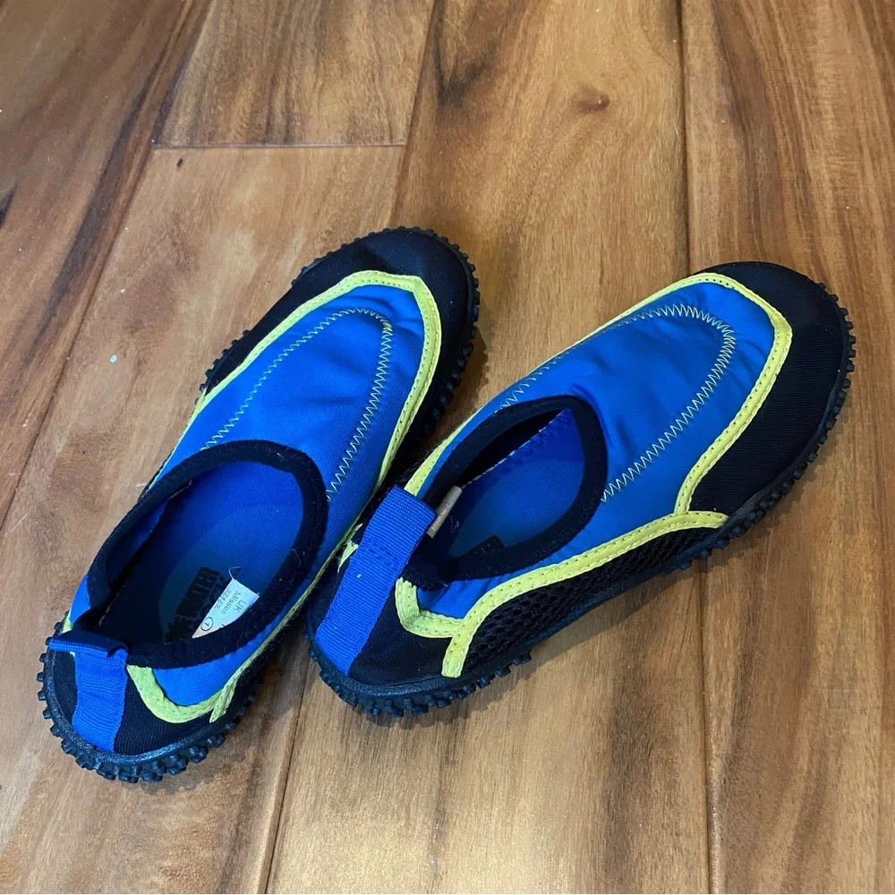 Youth Water Sock size 1, very good condition, by Water Sock